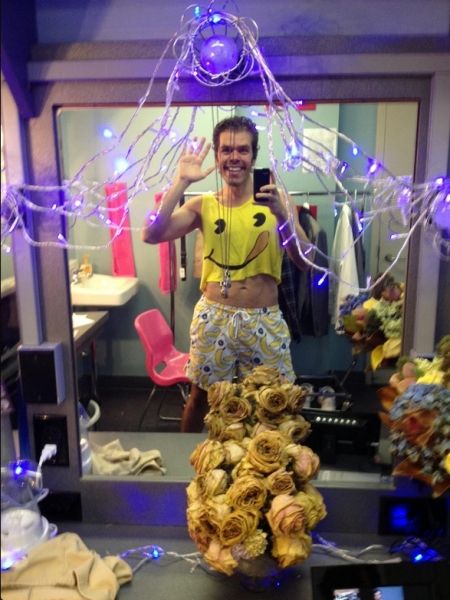 Photo Flash: Saturday Intermission Pics, Oct 6 - Perez Hilton's Last NEWSical Shot, ANYTHING GOES' First Tour Pic and More! — photo 3 of 29