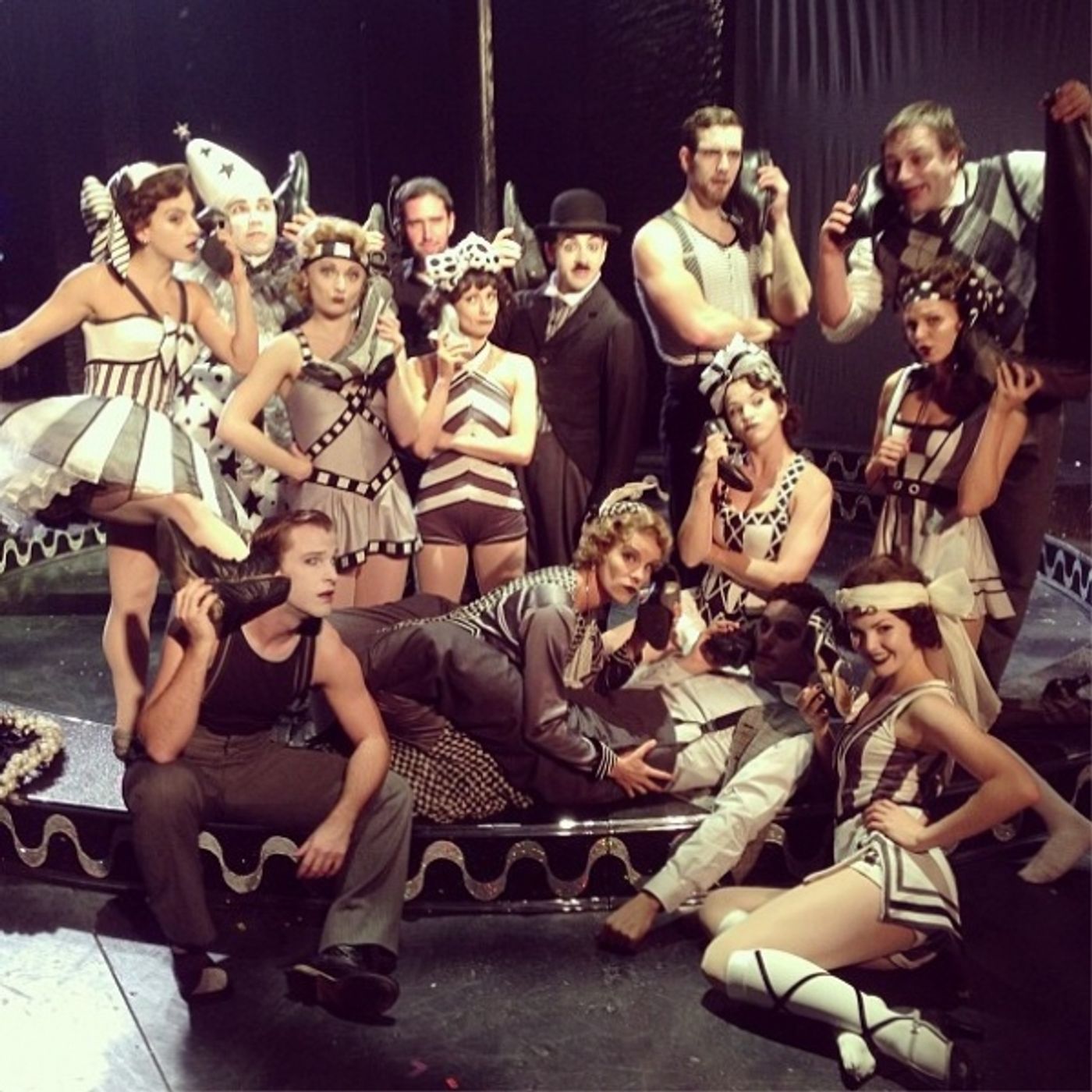 Photo Flash: Saturday Intermission Pics, Oct 6 -  Perez Hilton's Last NEWSical Shot, ANYTHING GOES' First Tour Pic and More!  Image