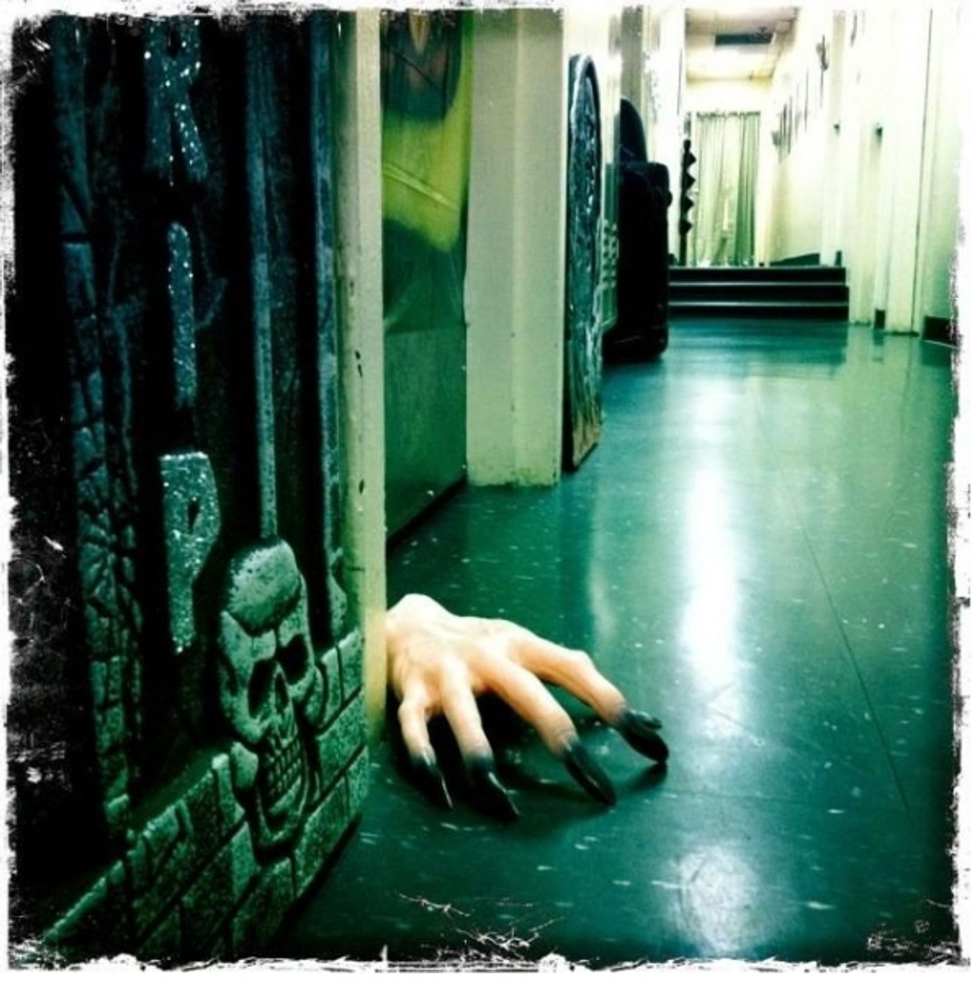 Photo Flash: Saturday Intermission Pics, Oct 6 -  Perez Hilton's Last NEWSical Shot, ANYTHING GOES' First Tour Pic and More!  Image