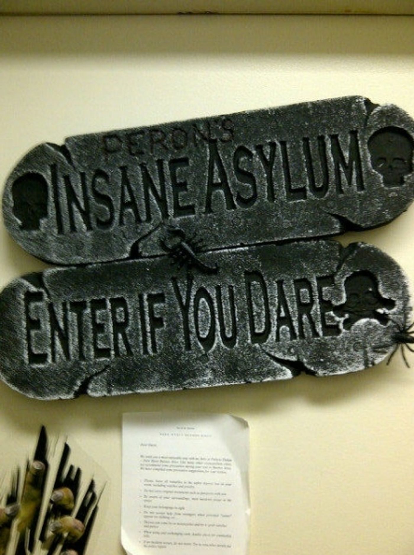 Photo Flash: Saturday Intermission Pics, Oct 6 -  Perez Hilton's Last NEWSical Shot, ANYTHING GOES' First Tour Pic and More!  Image