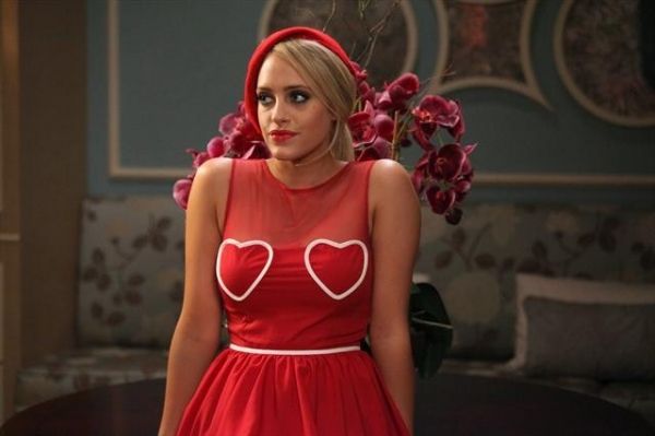 CARLY CHAIKIN    Photo