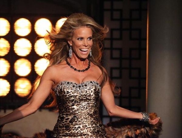 CHERYL HINES    Photo