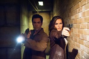 Mariska Hargitay, Danny Pino @ BroadwayWorld Mariska Hargitay, Danny Pino Photo