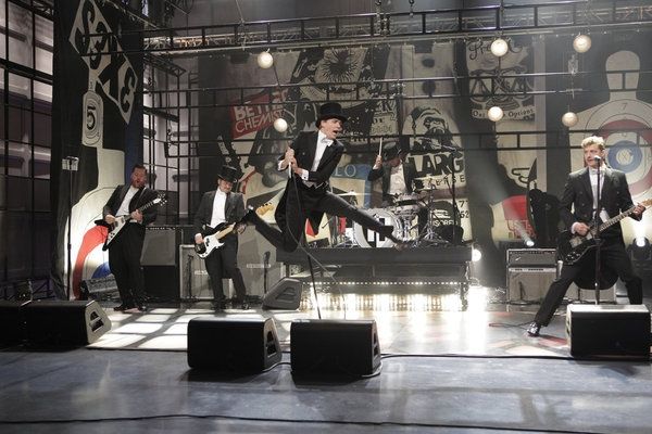 Photo Flash: Colin Farrell and more on Friday's TONIGHT SHOW WITH JAY LENO  Image