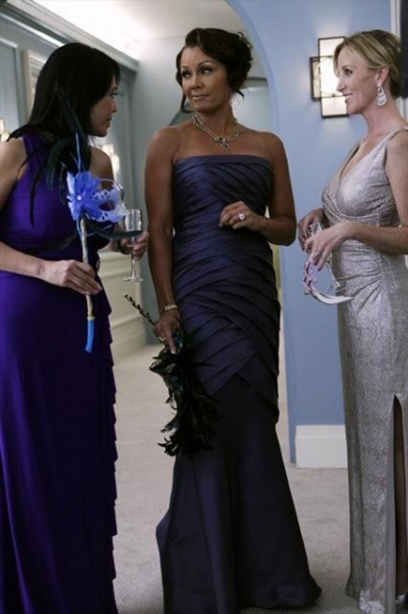 Photo Flash: Sneak Preview - 666 PARK AVENUE's 'A Crowd of Demons' Episode, 10/28  Image