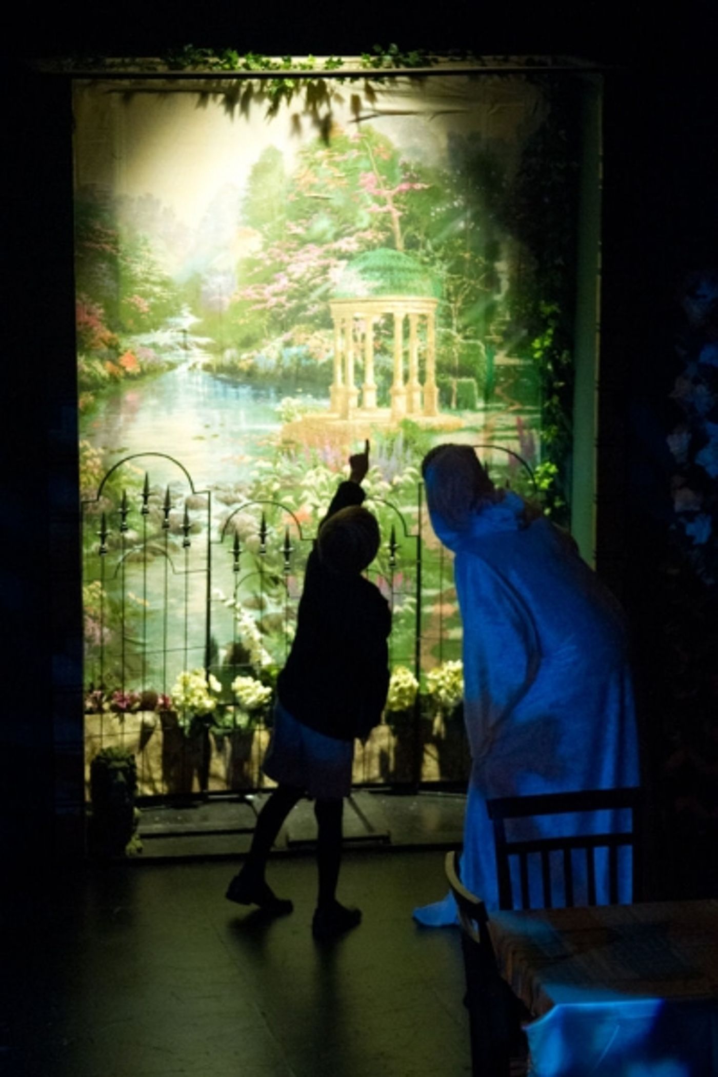 Photo Flash: First Look at Isle of Shoals Productions' SHADOWLANDS  Image