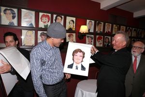 Paul Rudd, Michael Shannon and Max Klimavicius and Ed Asner
@ BroadwayWorld Paul Rudd, Michael Shannon and Max Klimavicius and Ed Asner
Photo