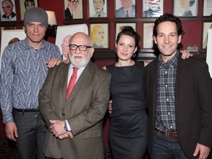 Michael Shannon, Ed Asner, Kate Arrington and Paul Rudd
@ BroadwayWorld Michael Shannon, Ed Asner, Kate Arrington and Paul Rudd
Photo