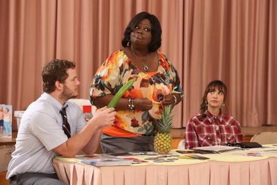 CHRIS PRATT, RETTA, RASHIDA JONES Photo