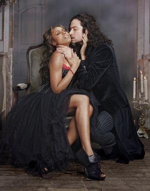 Constantine Maroulis
Date Of Birth:
September 17, 1975 (37)
Birth Place:
Brooklyn, NY, USA
Gender:
Male @ BroadwayWorld Constantine Maroulis
Date Of Birth:
September 17, 1975 (37)
Birth Place:
Brook Photo