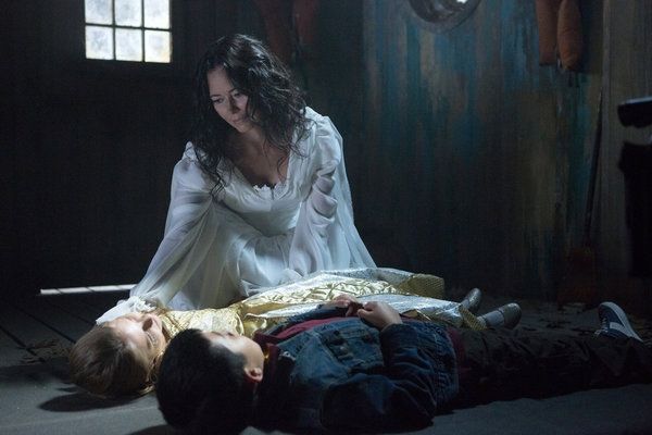 Photo Flash: First Look at GRIMM's Upcoming Episode, 'La Llorona,' Airs 10/26  Image