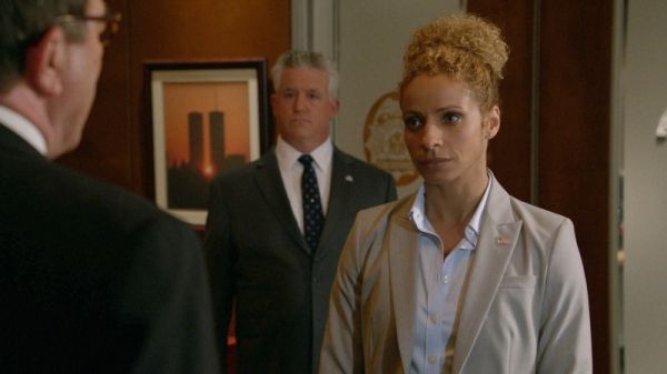 Photo Flash: First Look at BLUE BLOODS Episode, 'Risk and Reward,' Airs 10/26  Image