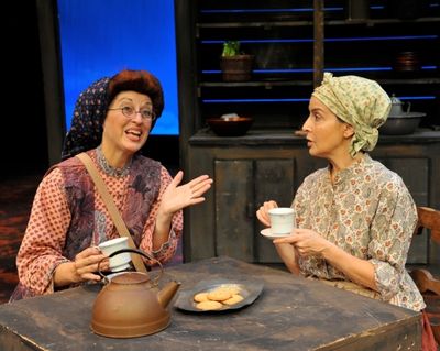 Terry Palasz (Yente) and Emily Zacharias (Golde)
 Photo