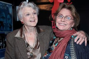 Angela Lansbury, Elizabeth Ashley
@ BroadwayWorld Angela Lansbury, Elizabeth Ashley
Photo