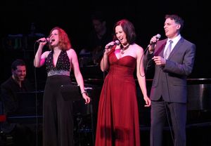  Christiane Noll, Linda Eder and Robert Cuccioli with Billy Jay Stein (at piano)  Photo