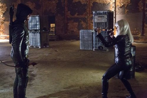 Photo Flash: First Look at ARROW's Upcoming Episode, 'Honor Thy Father,' 10/17  Image