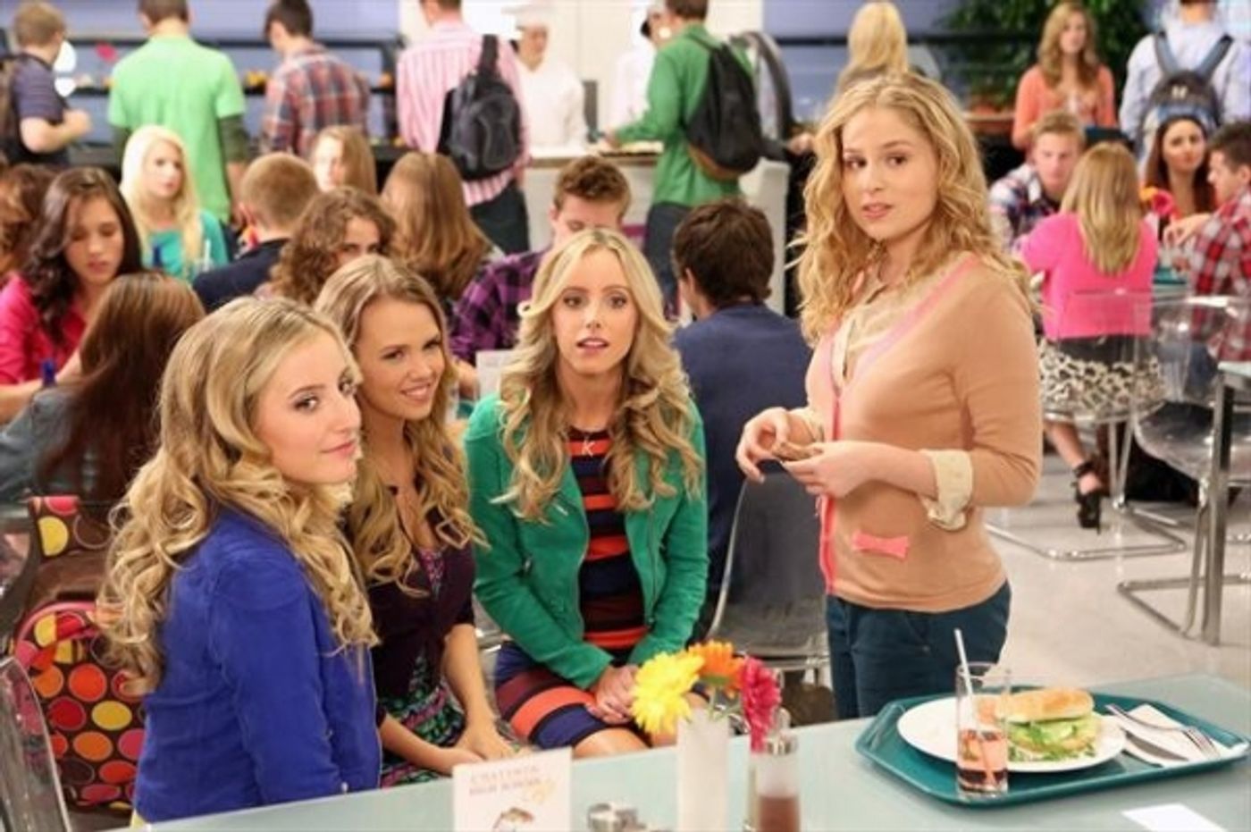 Photo Flash: First Look at SUBURGATORY's Upcoming Episode, 'Foam Finger,' 11/7  Image