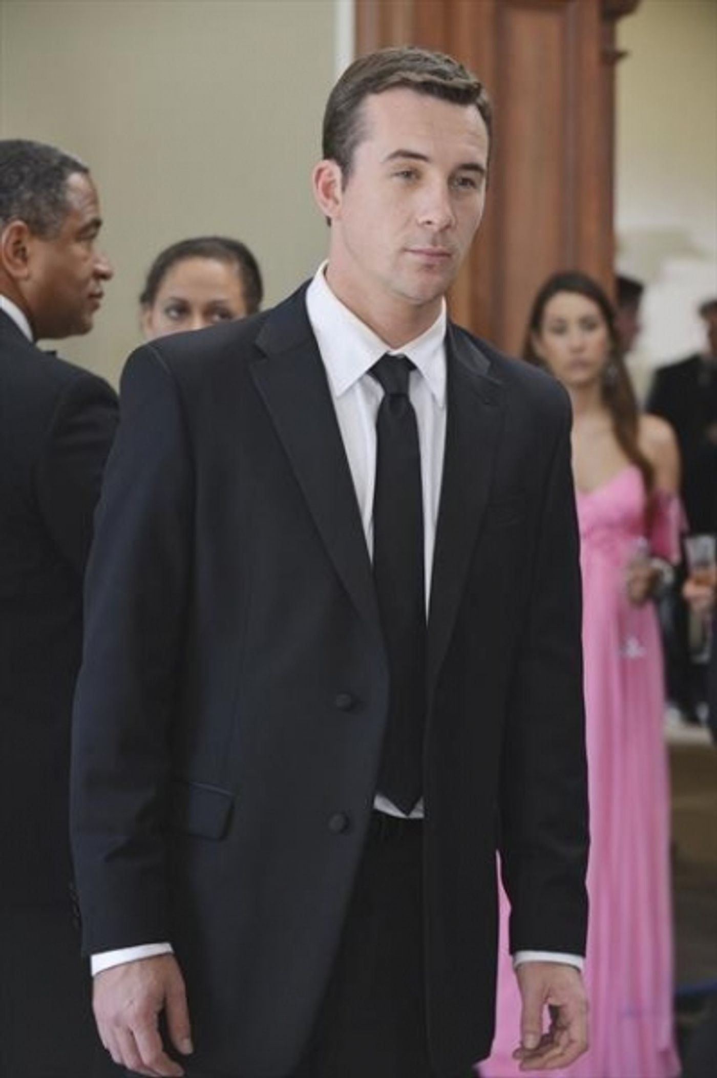 Photo Flash: First Look at REVENGE's 11/4 Episode 'Illusion'  Image