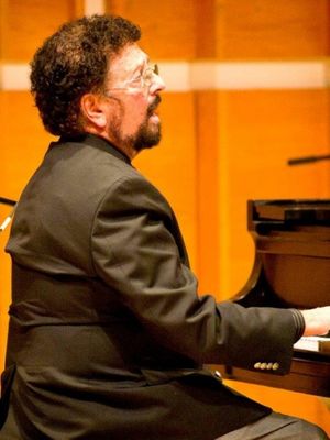 Mike Renzi @ BroadwayWorld Mike Renzi Photo