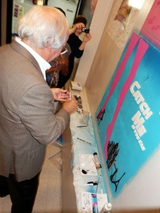 Photo Flash: Frank Abagnale Jr. Meets the Tour Cast of CATCH ME IF YOU CAN  Image