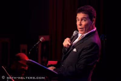 Clint Holmes Photo