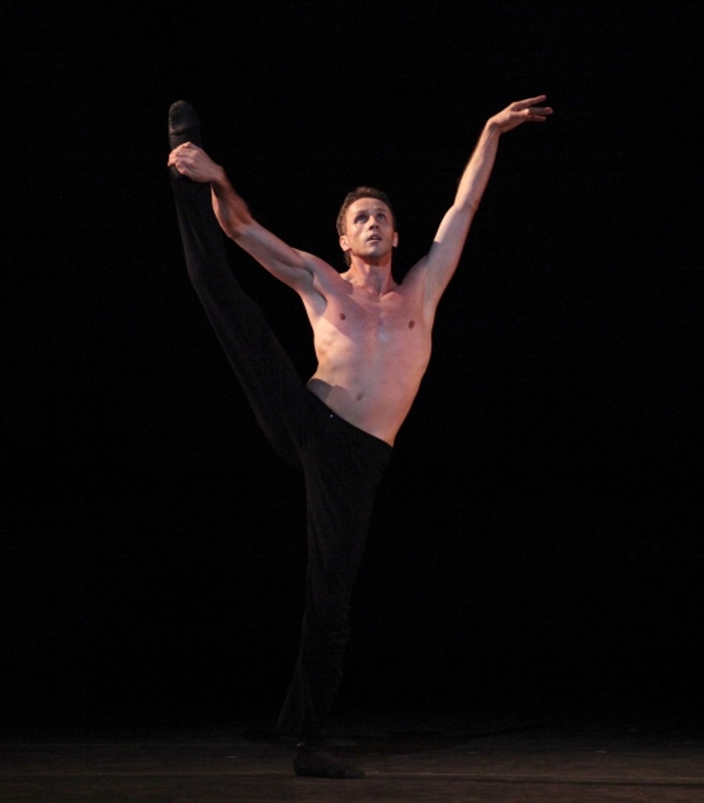 Photo Coverage: Bolshoi Ballet's Svetlana Zakharova & Andrei Merkuriev Perform 'Distant Cries' Photo Coverage: Bolshoi Ballet's Svetlana Zakharova & Andrei Merkuriev Perform 'Distant Cries' Image