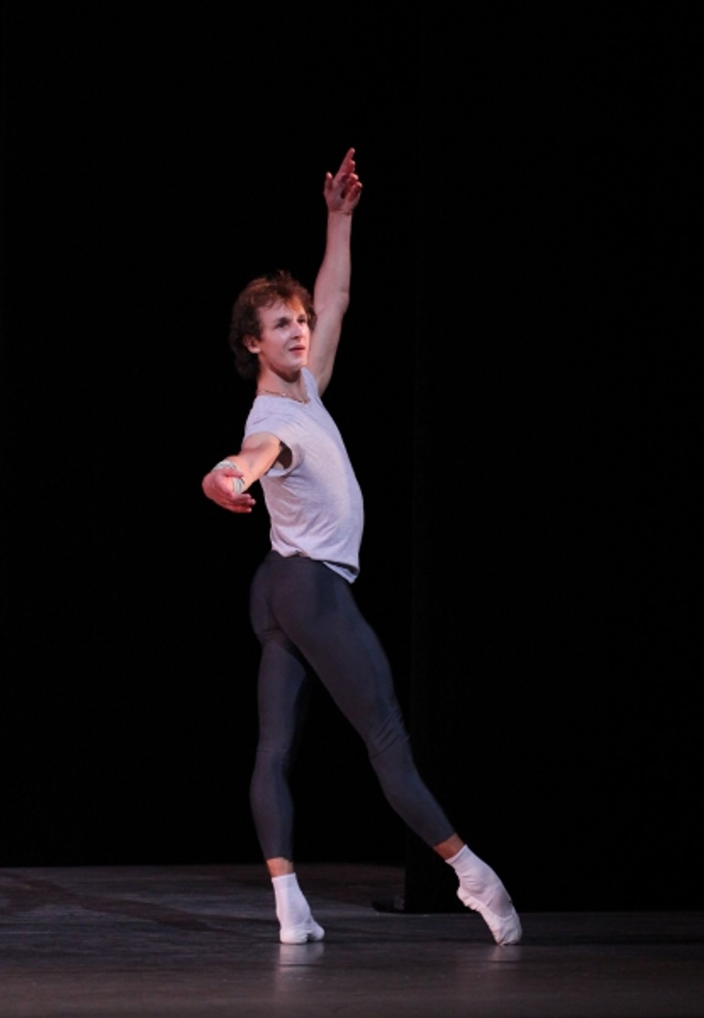 Photo Coverage: Bolshoi Ballet's Olga Smirnova & Semyon Chudin Perform 'Grand Pas Classique'  Image