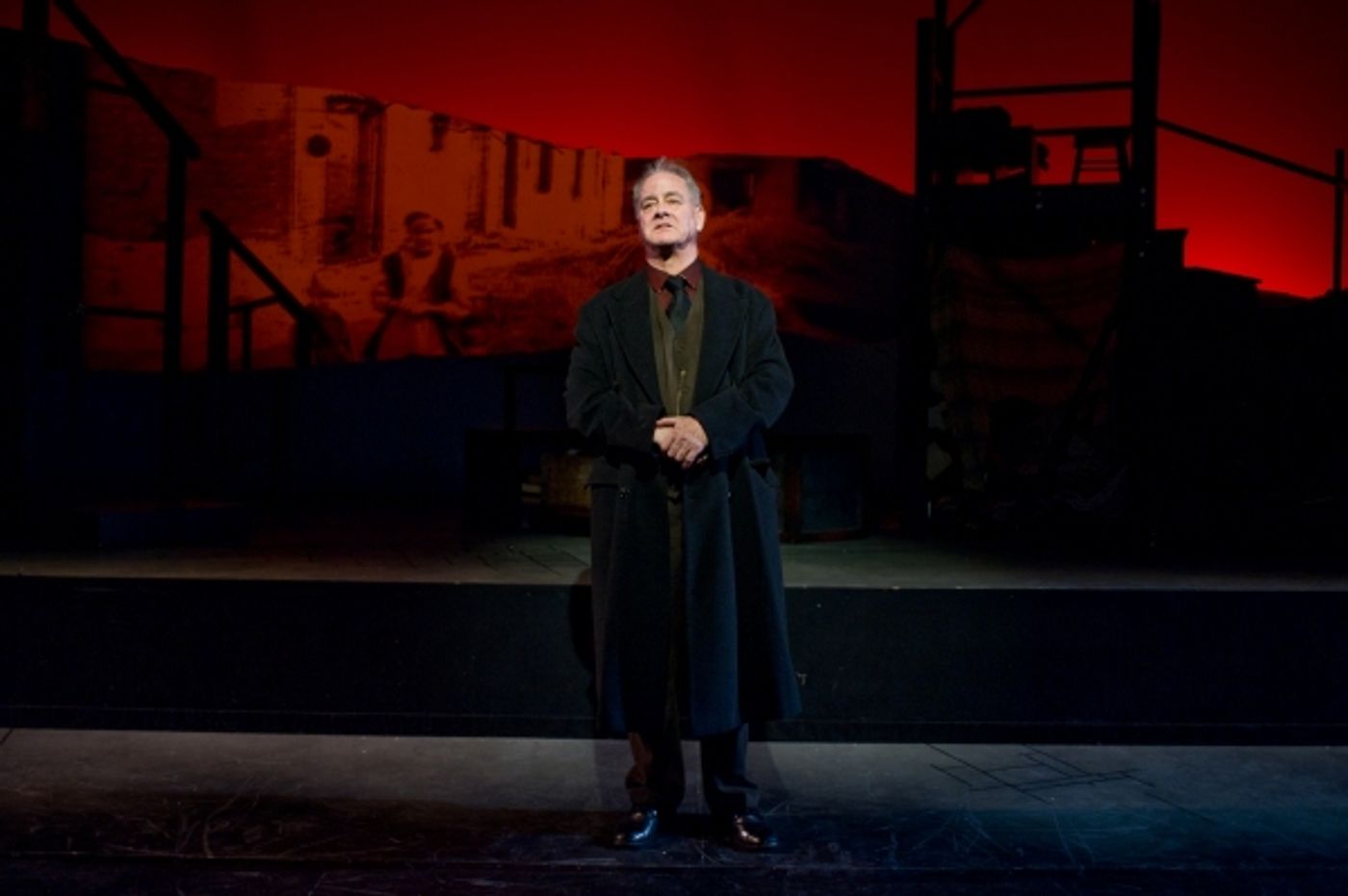 Photo Flash: First Look at Steppenwolf Theatre's THE BOOK THIEF  Image