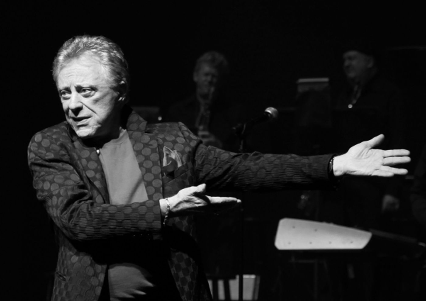 Photo Coverage: FRANKIE VALLI AND THE FOUR SEASONS Opens on Broadway - Curtain Call!  Image