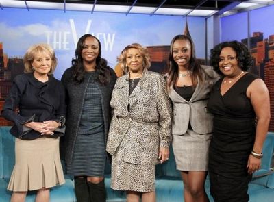 BARBARA WALTERS, PAT HOUSTON, CISSY HOUSTON, RAYAH HOUSTON, SHERRI SHEPHERD    Photo