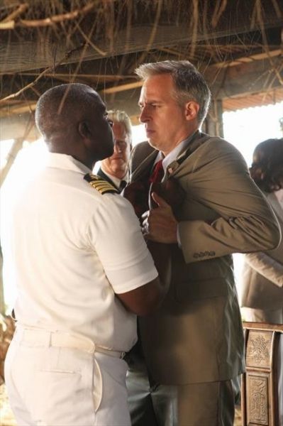 Photo Flash: First Look at 10/25's Episode of LAST RESORT  Image