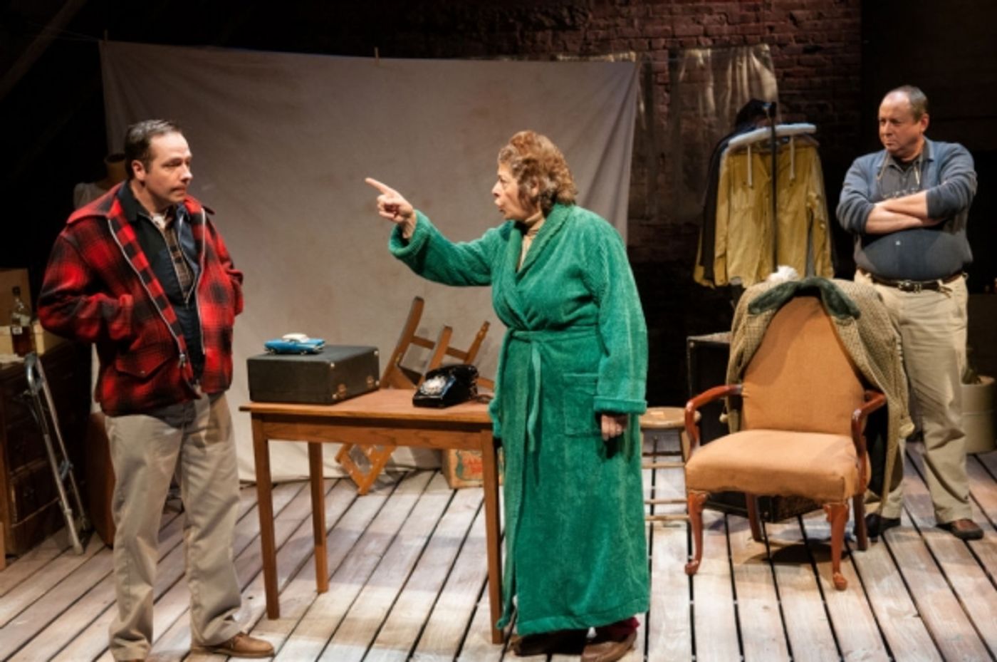 Photo Flash: First Look at Theatrical Outfit's TWO DRINK MINIMUM Photo Flash: First Look at Theatrical Outfit's TWO DRINK MINIMUM Image