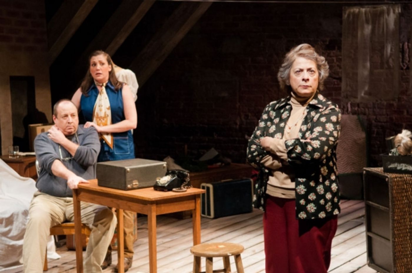 Photo Flash: First Look at Theatrical Outfit's TWO DRINK MINIMUM Photo Flash: First Look at Theatrical Outfit's TWO DRINK MINIMUM Image