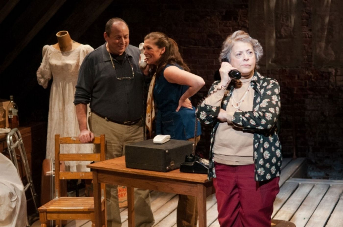 Photo Flash: First Look at Theatrical Outfit's TWO DRINK MINIMUM Photo Flash: First Look at Theatrical Outfit's TWO DRINK MINIMUM Image