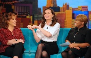 JOY BEHAR, GEENA DAVIS, SHERRI SHEPHERD    Photo