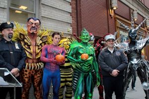 Robert Cuccioli, Reeve Carney and the villains of Spider-Man with the NYPD and NYFD @ BroadwayWorld Robert Cuccioli, Reeve Carney and the villains of Spider-Man with the NYPD and NYFD Photo