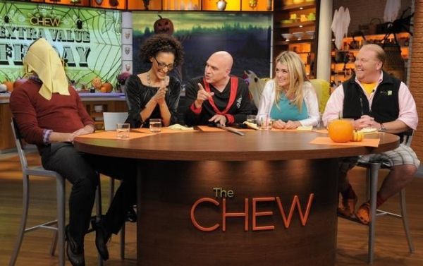 CLINTON KELLY, CARLA HALL, MICHAEL SYMON, DAPHNE OZ, MARIO BATALI   Photo