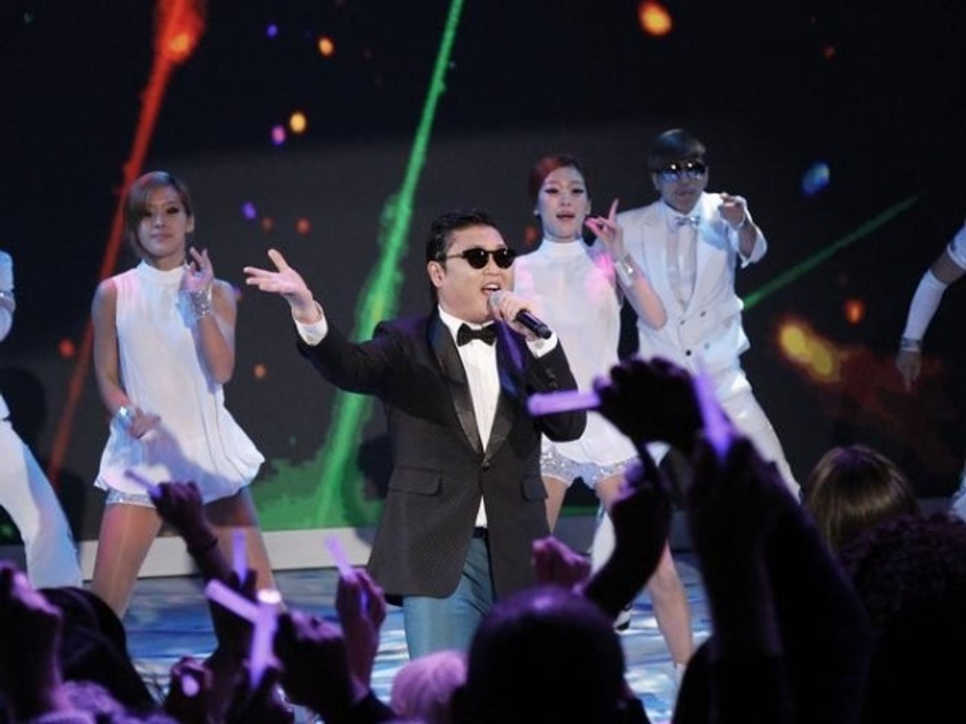 Photo Flash: Look Back at Today's Episode of THE VIEW!  Image