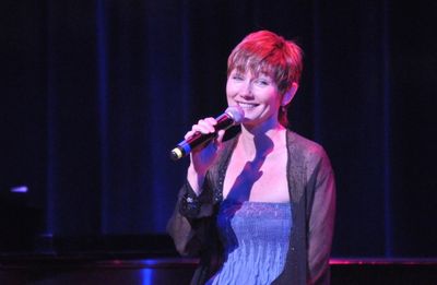 Lari White Photo