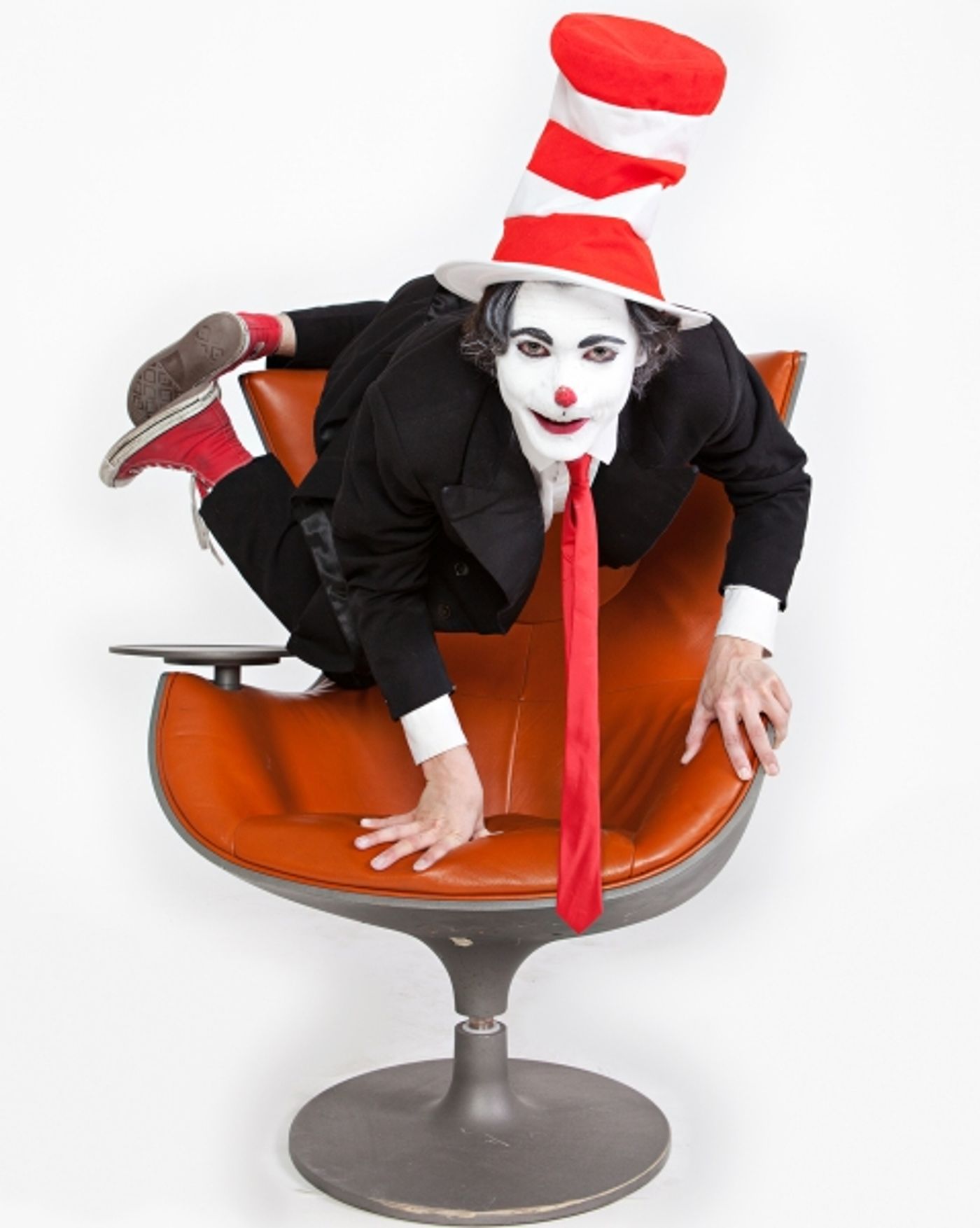 Photo Flash: First Look at the Cast of SEUSSICAL on the West End!  Image