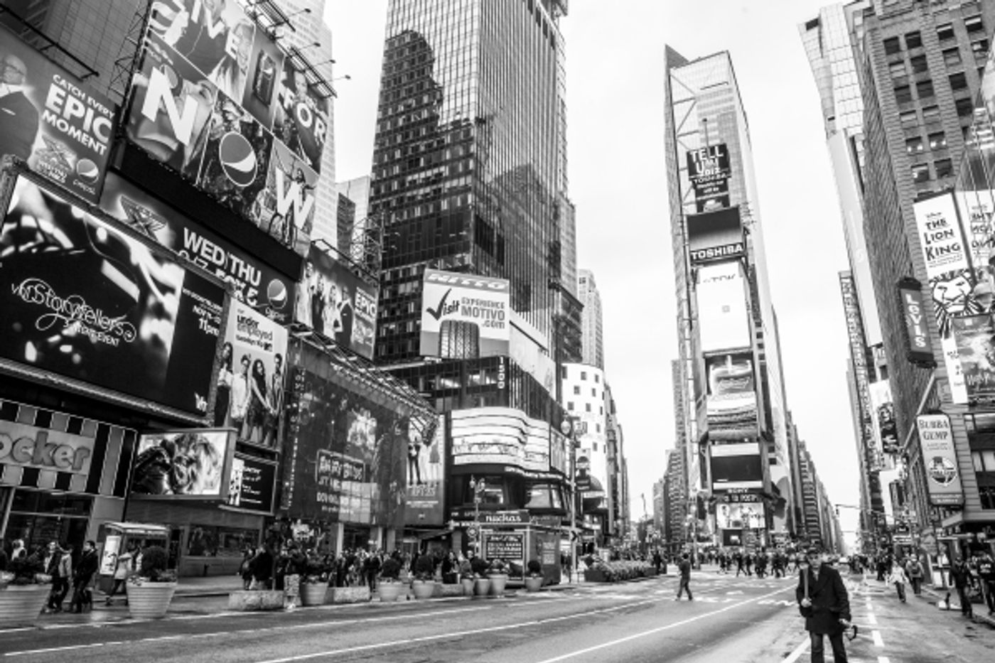 Photo Coverage: Hurricane Sandy's Aftermath- Times Square Left Desolate; Plus the Latest on Cancellations & More Image