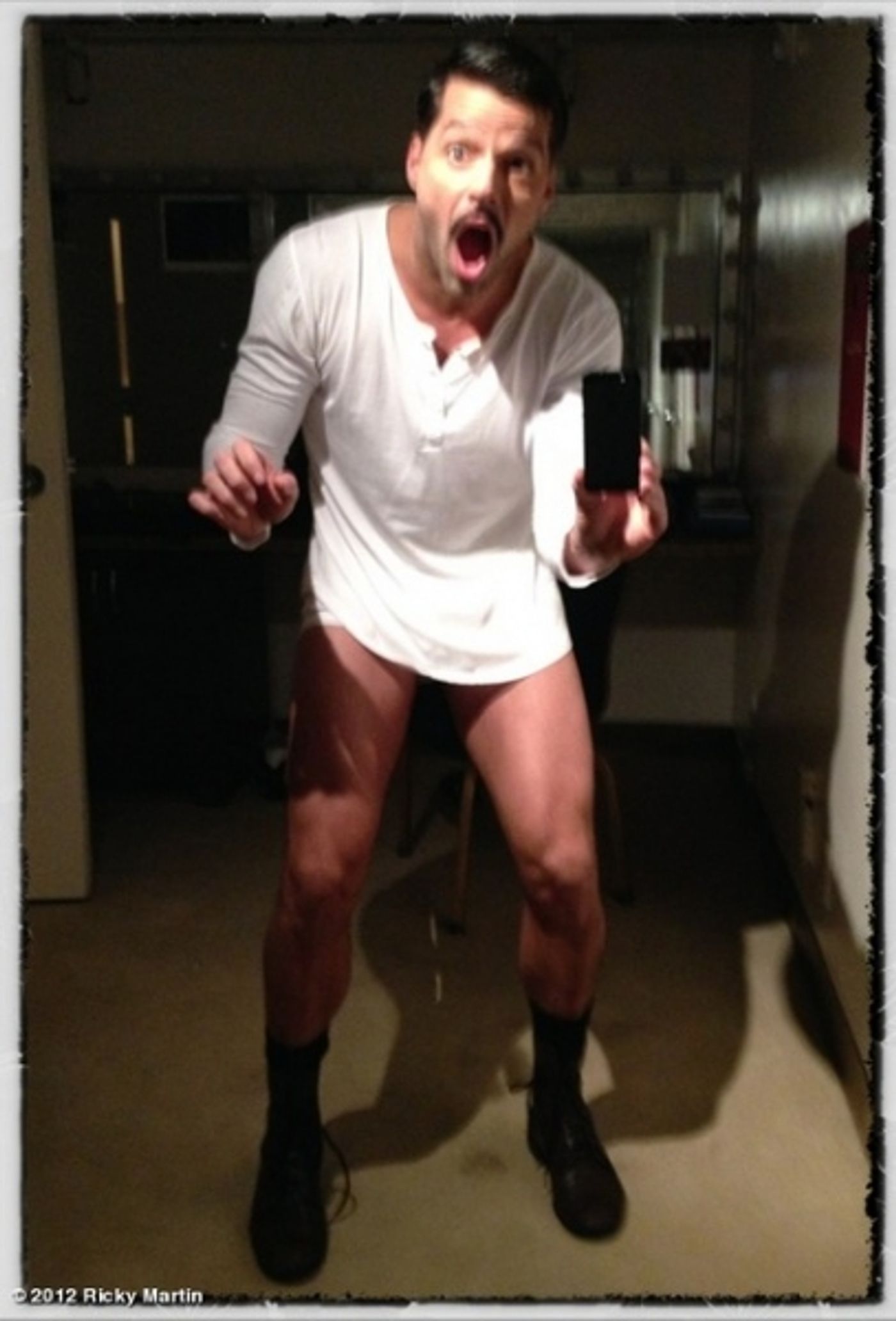 Photo Flash: Ricky Martin's Pantless Tweet Goes Viral; Helps BC/EFA!  Image