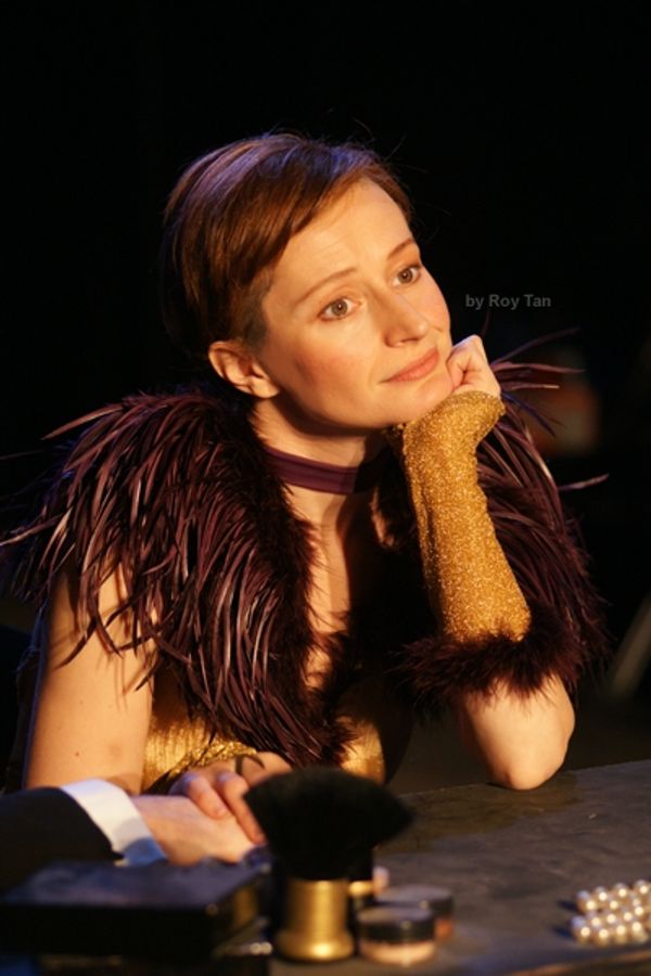 Anna Francolini as Victor Victoria   Photo