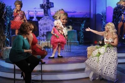 JOY BEHAR, SHERRI SHEPHERD    Photo