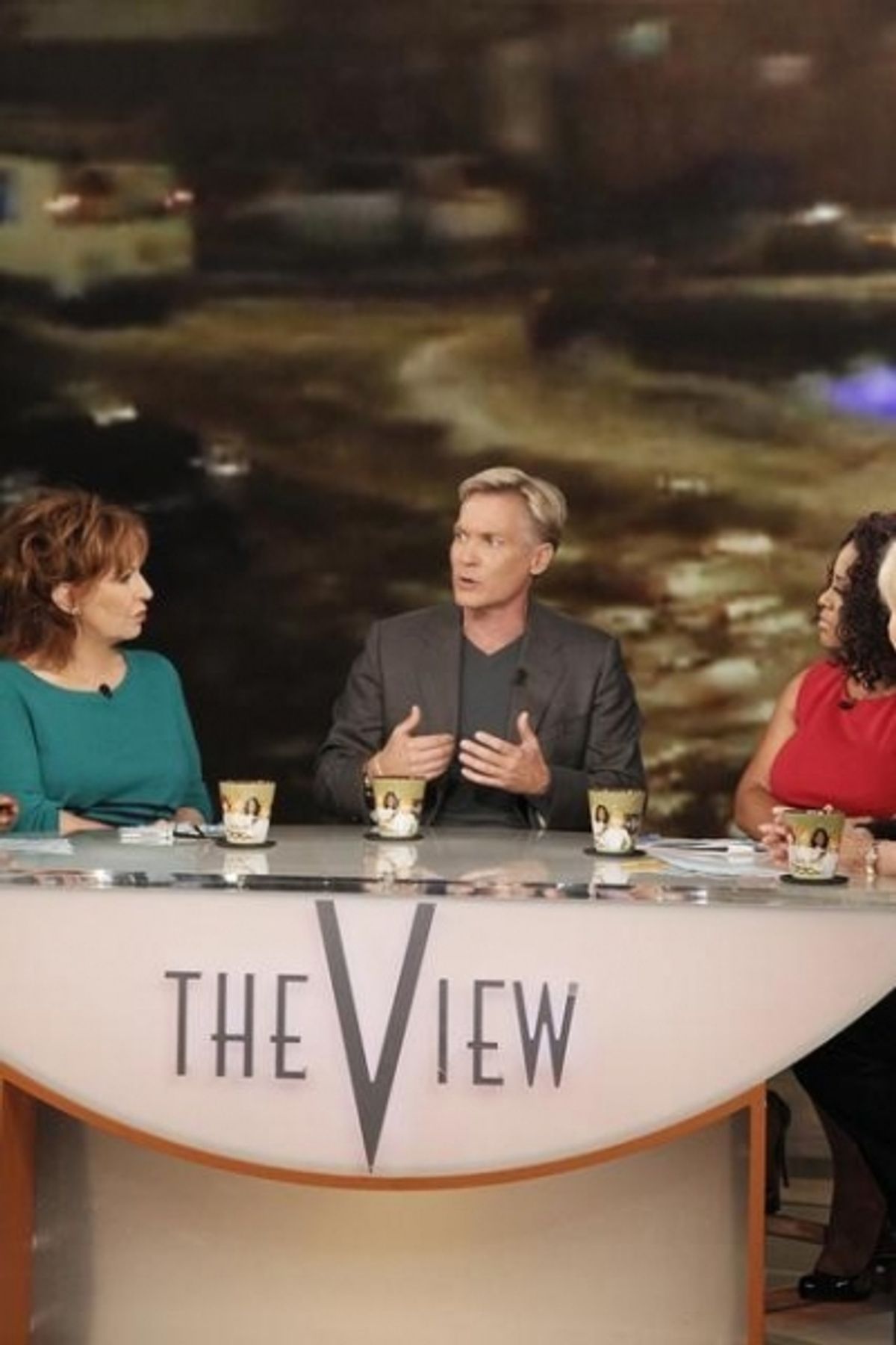 JOY BEHAR, SAM CHAMPION, SHERRY SHEPHERD, BARBARA WALTERS    at 