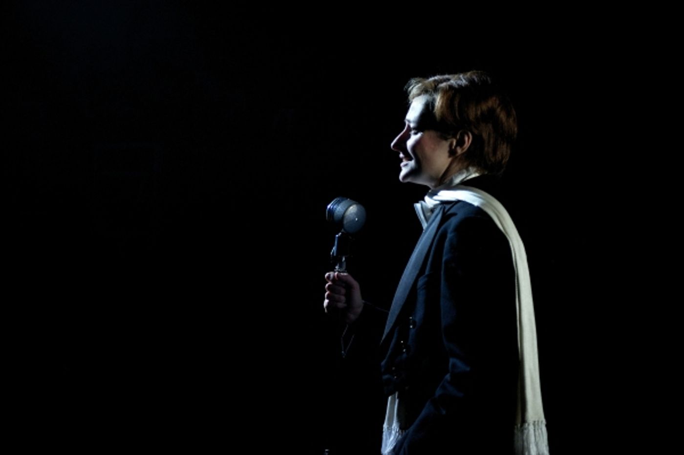 Photo Flash: First Look at Anna Francolini in Southwark Playhouse's VICTOR/VICTORIA  Image