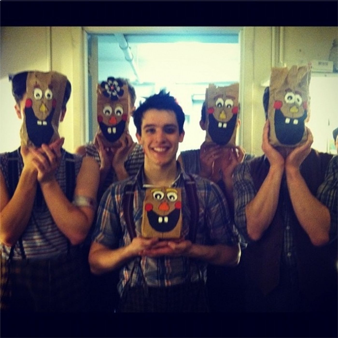 Photo Flash: Saturday Intermission Pics, Nov 3 - NEWSIES Channel CHICAGO, Broadway for Hurricane Relief & More!  Image