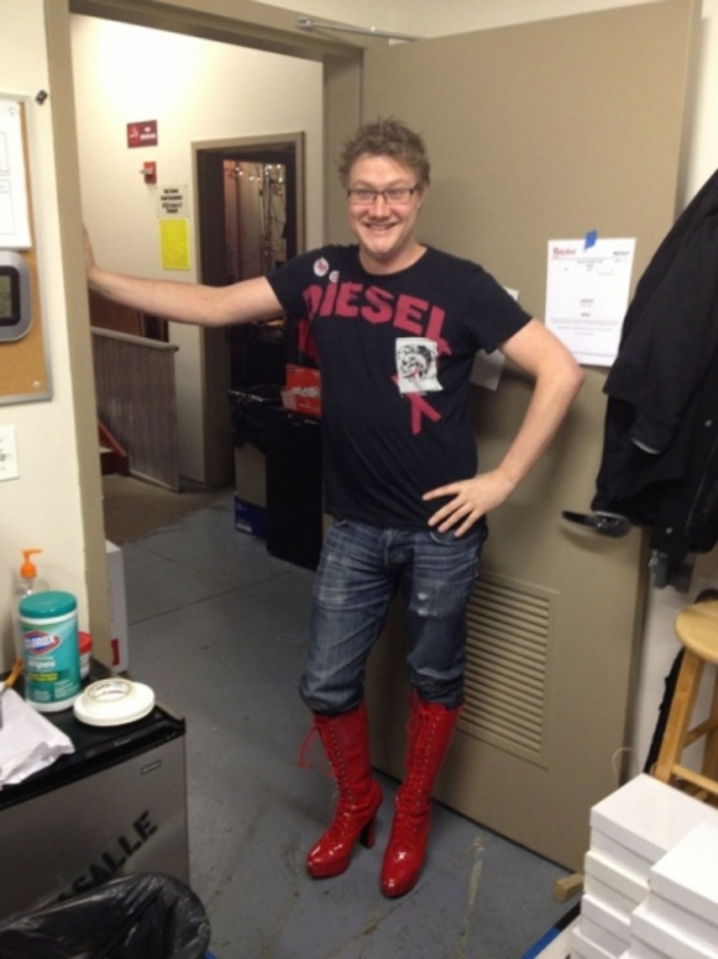 Photo Flash: Saturday Intermission Pics, Nov 3 - NEWSIES Channel CHICAGO, Broadway for Hurricane Relief & More!  Image