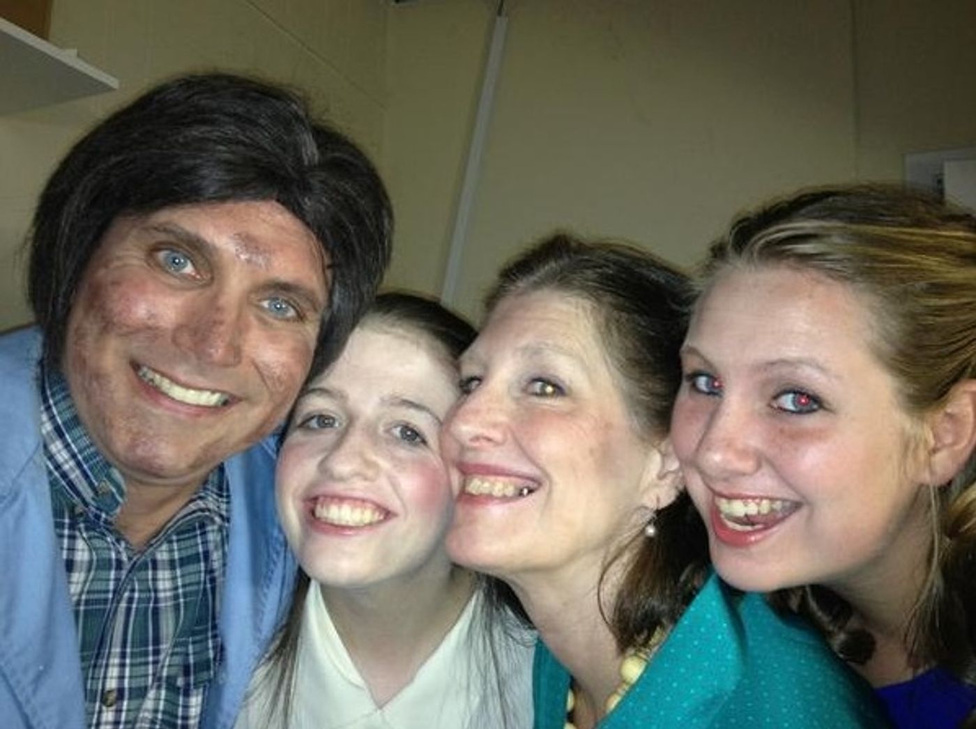 Photo Flash: Saturday Intermission Pics, Nov 3 - NEWSIES Channel CHICAGO, Broadway for Hurricane Relief & More!  Image