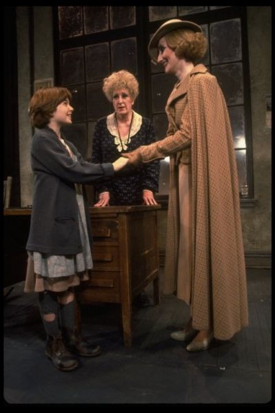 Photo Flashback: Scenes from the Original Production of ANNIE - Andrea McArdle, Dorothy Loudon, Sarah Jessica Parker and More!  Image